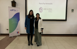 María Paz Hermosilla de GobLab UAI recibe beca de Her Global Impact en APTA Woman Power