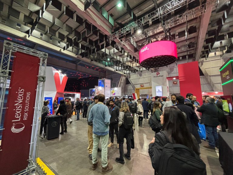 Imagen de público en Fintech Forum (foto de participación de la UAI)